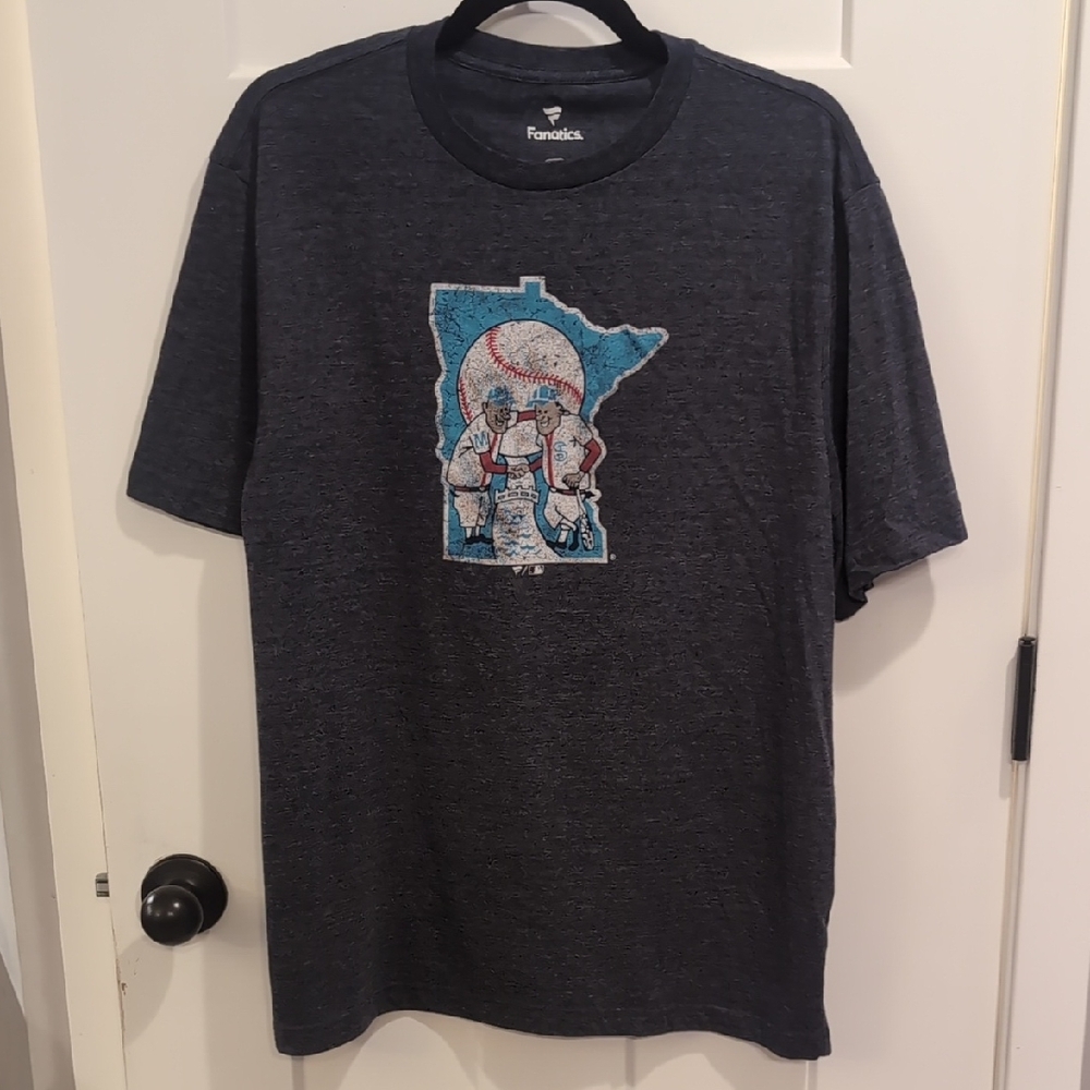 Fanatics Charcoal T-Shirt with Graphic Design